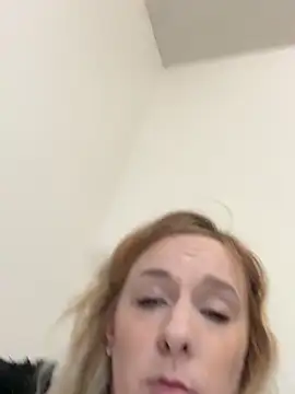 Snapshot of Trippyyb28 chatting on February 26, 2026, 1:04 am Trippyyb28 online show from February 26, 2026, 1:04 am