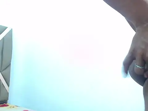 latina ts july online show from March 5, 2026, 11:01 pm