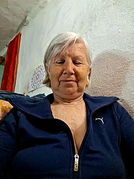 Snapshot of KlaudiaDarling chatting on May 18, 2026, 5:24 am KlaudiaDarling online show from May 18, 2026, 5:24 am