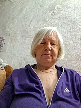 Snapshot of KlaudiaDarling chatting on May 19, 2026, 2:29 am KlaudiaDarling online show from May 19, 2026, 2:29 am