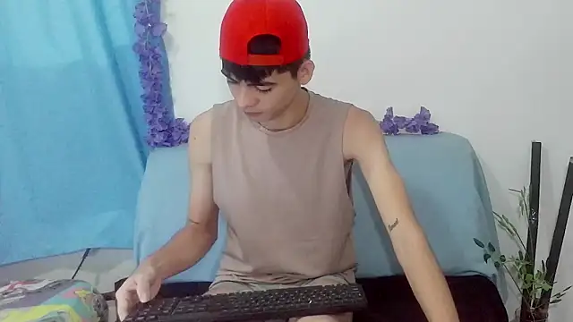 Snapshot of nico22love chatting on February 23, 2026, 7:44 pm nico22love online show from February 23, 2026, 7:44 pm