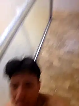 HoofedCylinder online show from April 6, 2026, 2:07 pm