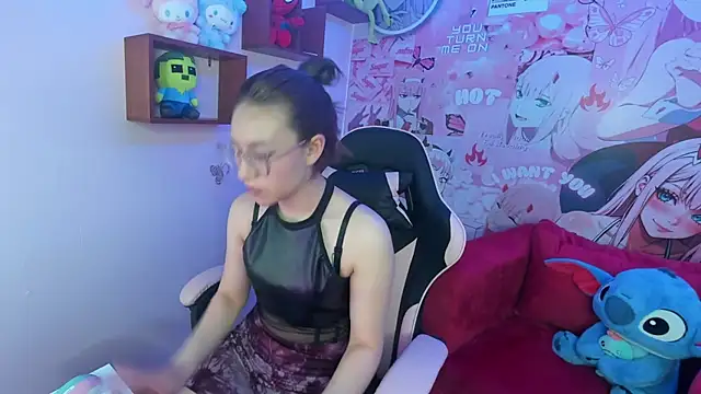 BellaLuck online show from January 12, 2026, 2:55 pm