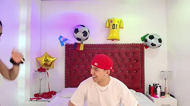 Snapshot of Jaden_and_sofia chatting on July 1, 2026, 3:08 am Jaden and sofia online show from July 1, 2026, 3:08 am
