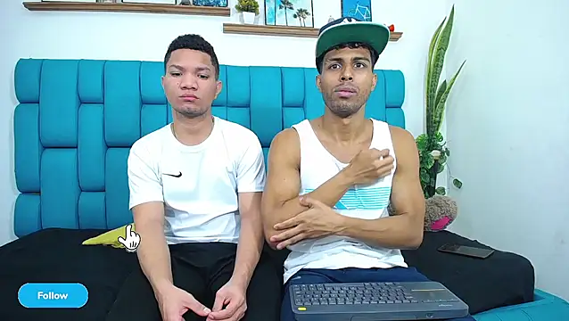 Interracial Snow Bunny online show from April 14, 2026, 9:21 pm