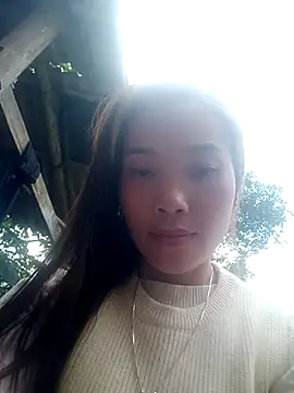 Snapshot of yeutinh00 chatting on December 23, 2025, 5:49 am yeutinh00 online show from December 23, 2025, 5:49 am