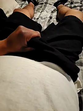 Snapshot of 115gunz chatting on February 16, 2026, 7:10 pm 115gunz online show from February 16, 2026, 7:10 pm