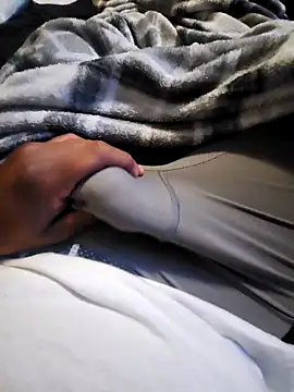 Snapshot of 115gunz chatting on April 13, 2026, 2:55 pm 115gunz online show from April 13, 2026, 2:55 pm