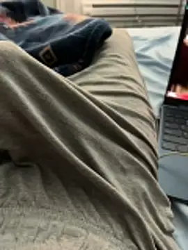 elpapigrande12 online show from February 1, 2026, 5:06 am