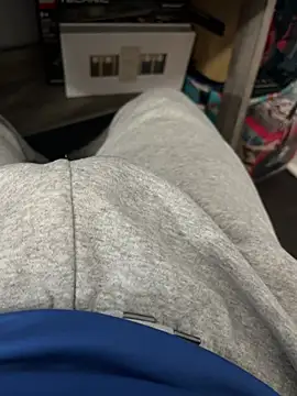 elpapigrande12 online show from February 17, 2026, 3:36 am