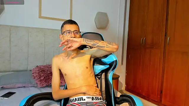 asher lux online show from January 6, 2026, 1:48 pm