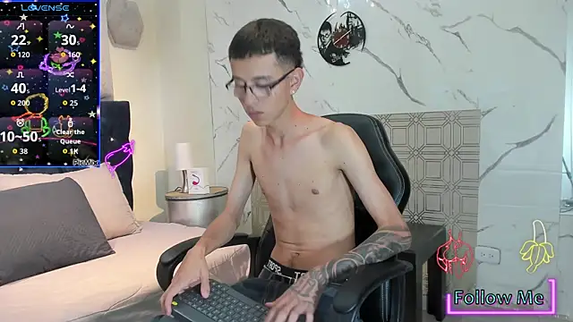 asher lux online show from April 3, 2026, 8:51 pm