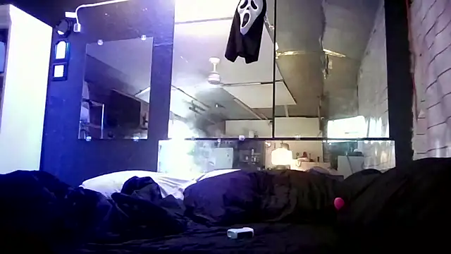 Bigbrowneyes25 online show from March 1, 2026, 6:32 pm