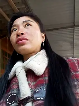 Snapshot of Hiniyk2 chatting on January 16, 2026, 2:48 am Hiniyk2 online show from January 16, 2026, 2:48 am