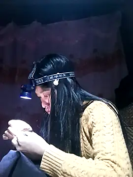 Snapshot of Hiniyk2 chatting on February 5, 2026, 1:05 pm Hiniyk2 online show from February 5, 2026, 1:05 pm