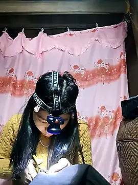 Snapshot of Hiniyk2 chatting on February 6, 2026, 2:05 am Hiniyk2 online show from February 6, 2026, 2:05 am