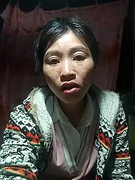 Snapshot of Hiniyk2 chatting on February 10, 2026, 3:21 am Hiniyk2 online show from February 10, 2026, 3:21 am