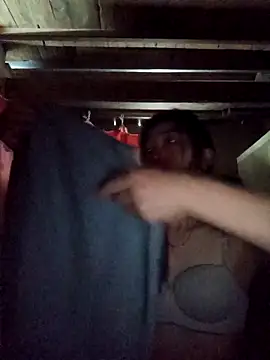 Snapshot of Hiniyk2 chatting on February 23, 2026, 1:58 am Hiniyk2 online show from February 23, 2026, 1:58 am