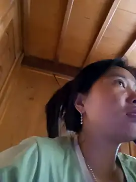 Snapshot of Hiniyk2 chatting on March 2, 2026, 8:43 am Hiniyk2 online show from March 2, 2026, 8:43 am
