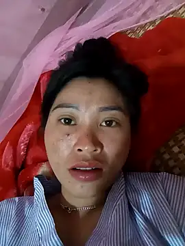 Snapshot of Hiniyk2 chatting on April 28, 2026, 2:00 pm Hiniyk2 online show from April 28, 2026, 2:00 pm