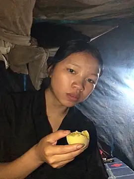 nanaa71 online show from April 21, 2026, 9:15 am