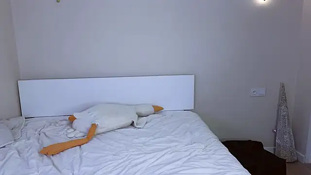 jasmilee online show from February 11, 2026, 8:36 pm