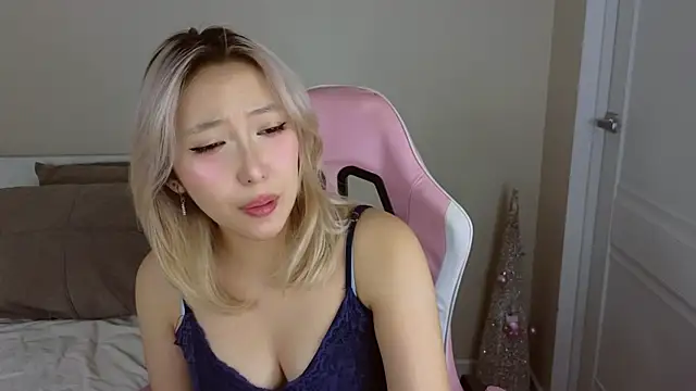 jasmilee online show from February 20, 2026, 11:54 am