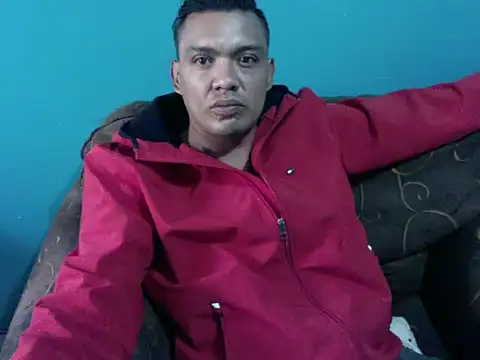 latinomoreno95 online show from February 13, 2026, 9:00 pm