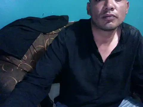 Snapshot of latinomoreno95 chatting on May 16, 2026, 12:18 am latinomoreno95 online show from May 16, 2026, 12:18 am
