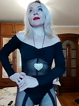 Snapshot of MiraStar984 chatting on February 23, 2026, 2:14 pm MiraStar984 online show from February 23, 2026, 2:14 pm