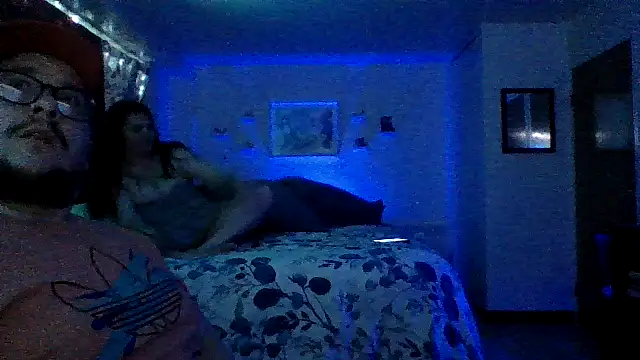 GeeKneeBee online show from January 19, 2026, 5:00 am