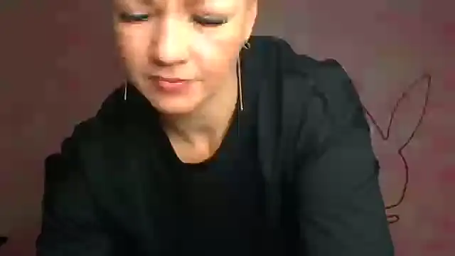Snapshot of Madonna_Fire chatting on March 10, 2026, 6:18 am Madonna Fire online show from March 10, 2026, 6:18 am