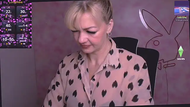 Snapshot of Madonna_Fire chatting on April 22, 2026, 12:18 pm Madonna Fire online show from April 22, 2026, 12:18 pm