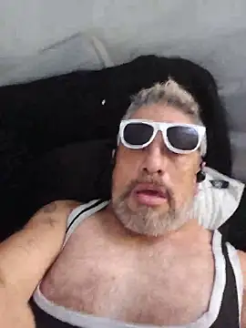 Snapshot of eddy73xxx chatting on May 29, 2026, 1:31 pm eddy73xxx online show from May 29, 2026, 1:31 pm