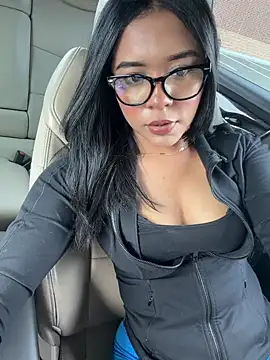 AnahiSkye online show from April 15, 2026, 4:25 pm