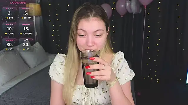 Angel  Grace online show from April 4, 2026, 1:48 am