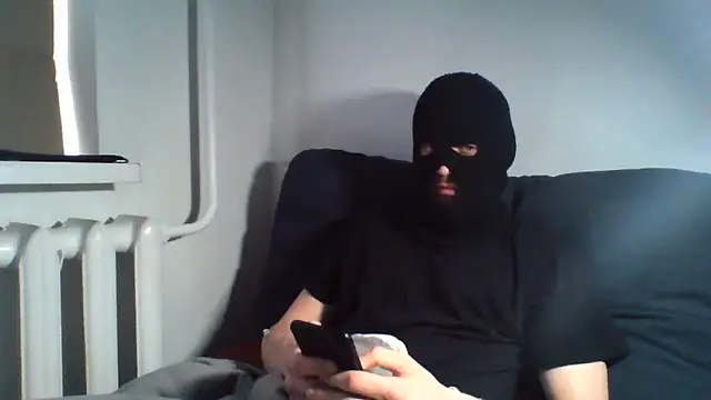 KaelNox online show from April 16, 2026, 6:47 am