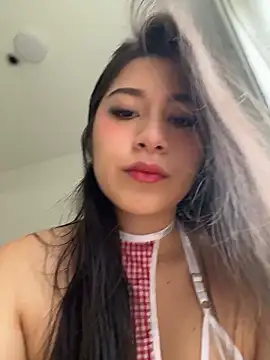 Snapshot of Valen_Martiinez chatting on January 12, 2026, 2:11 pm Valen Martiinez online show from January 12, 2026, 2:11 pm