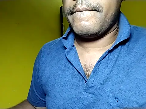 Snapshot of Lucky___05 chatting on April 3, 2026, 5:49 am Lucky 05 online show from April 3, 2026, 5:49 am