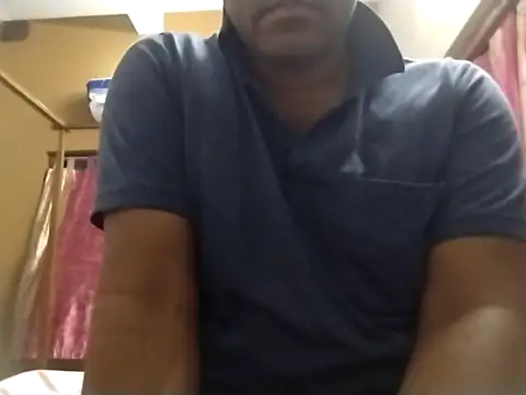 Snapshot of Lucky___05 chatting on April 5, 2026, 6:49 pm Lucky 05 online show from April 5, 2026, 6:49 pm