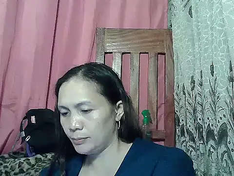 prettymomma24xx online show from April 15, 2026, 10:44 am