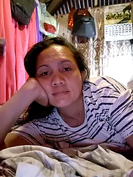 Snapshot of prettymomma24xx chatting on June 21, 2026, 8:28 am prettymomma24xx online show from June 21, 2026, 8:28 am