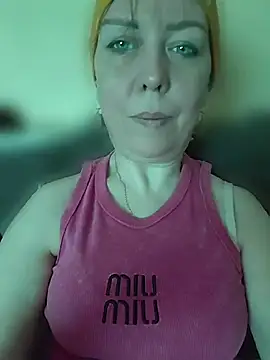 Snapshot of SweetTastes chatting on July 1, 2026, 7:32 am SweetTastes online show from July 1, 2026, 7:32 am