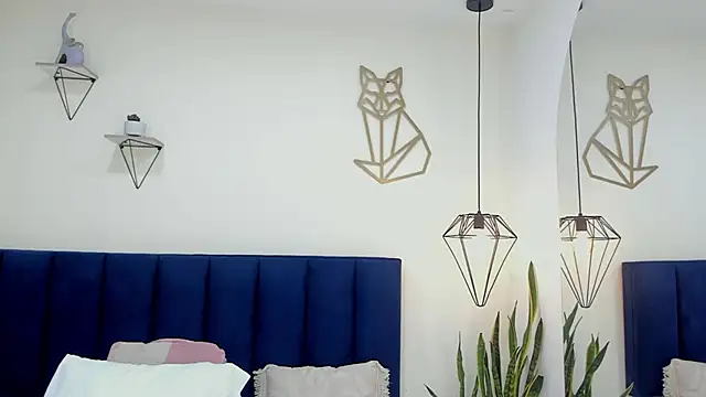 mayaevansmg online show from February 19, 2026, 12:12 pm