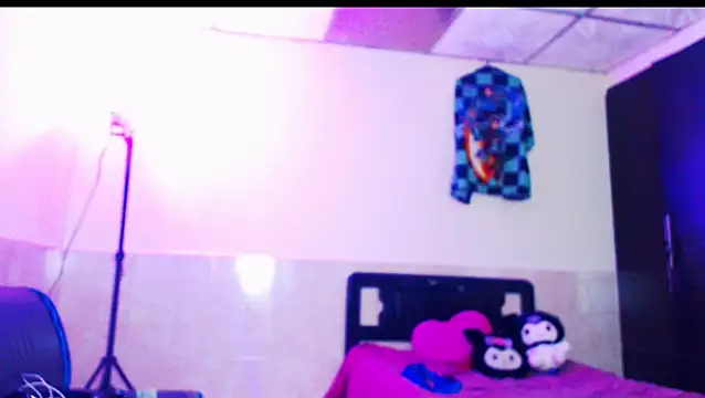 Snapshot of jazmin_wolf chatting on February 19, 2026, 12:01 pm jazmin wolf online show from February 19, 2026, 12:01 pm