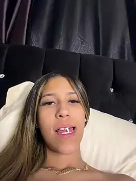 vicky bass  online show from April 9, 2026, 1:27 am