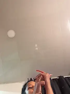 vicky bass  online show from April 24, 2026, 3:31 am