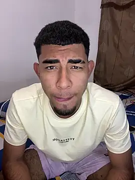 Snapshot of youngalexofficial chatting on February 19, 2026, 3:24 am youngalexofficial online show from February 19, 2026, 3:24 am