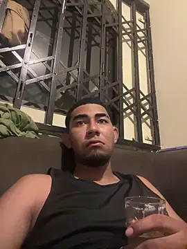 Snapshot of youngalexofficial chatting on March 8, 2026, 3:10 am youngalexofficial online show from March 8, 2026, 3:10 am