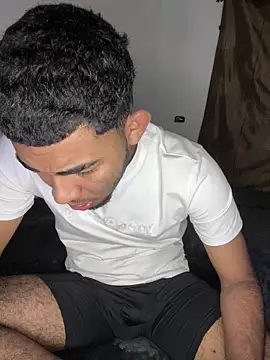 Snapshot of youngalexofficial chatting on March 14, 2026, 4:29 am youngalexofficial online show from March 14, 2026, 4:29 am